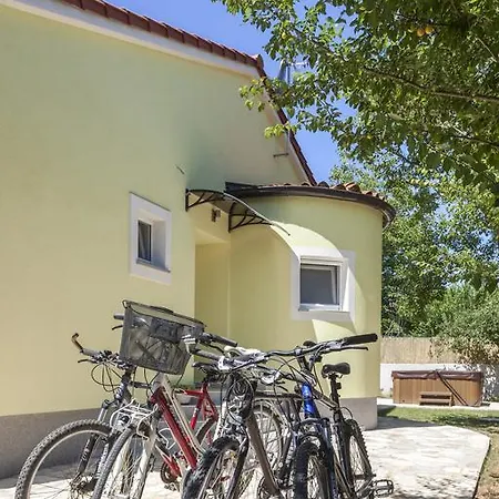 Holiday home Freeda Vintijan